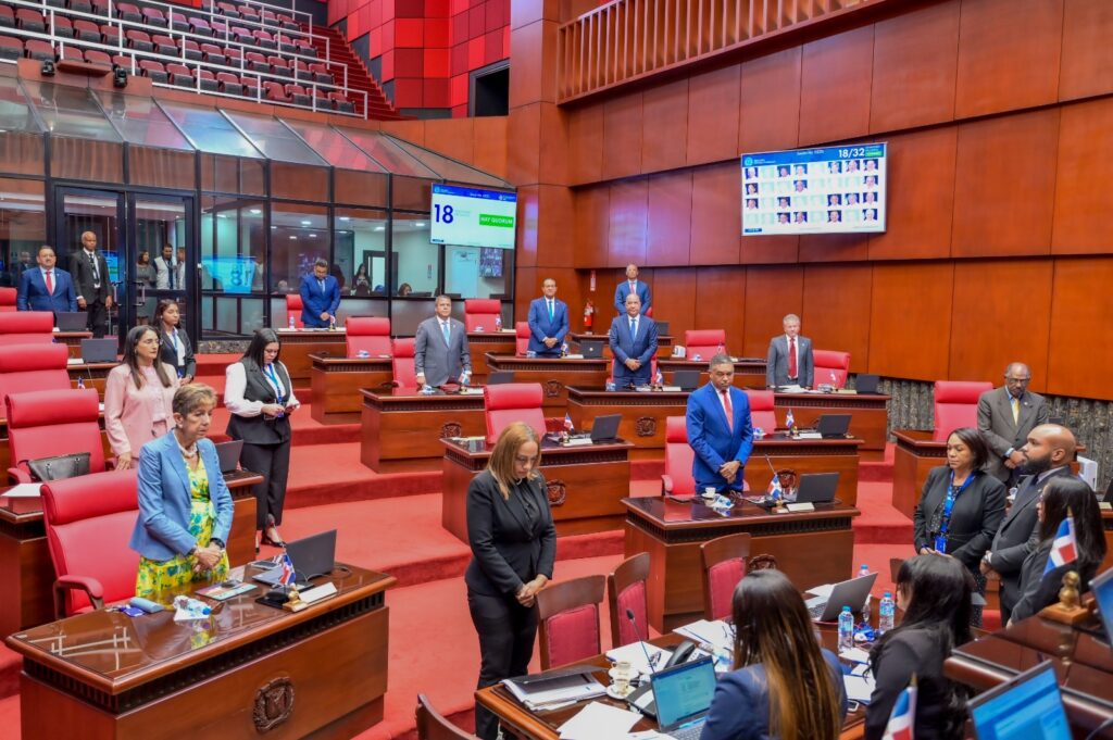 Senado aprueba en primera lectura proyecto modifica Ley prohíbe uso ...